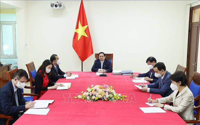 Thủ tướng đề nghị COVAX phân bổ nhanh vaccine dành cho Việt Nam
