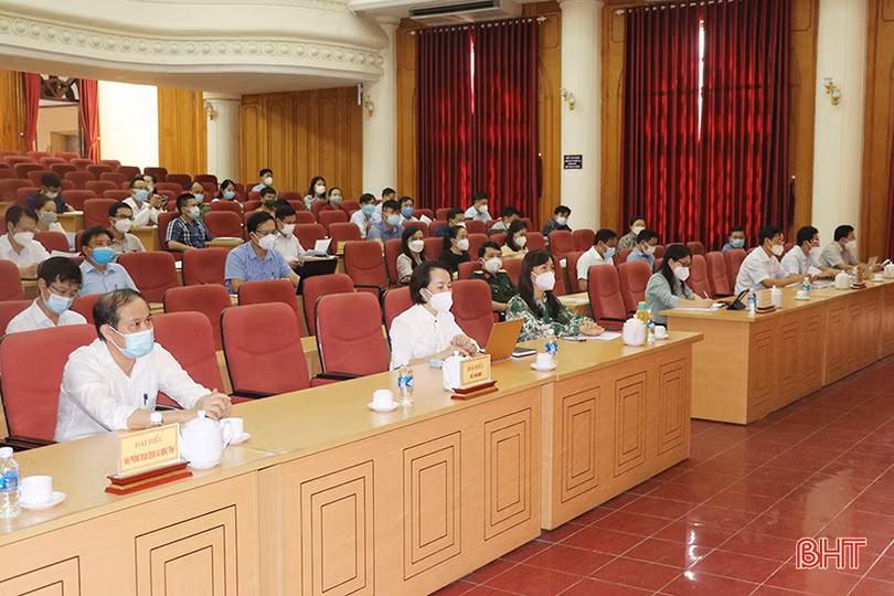 Cử tri Hà Tĩnh đóng góp các ý kiến tâm huyết xây dựng Dự án Luật Thi đua, khen thưởng