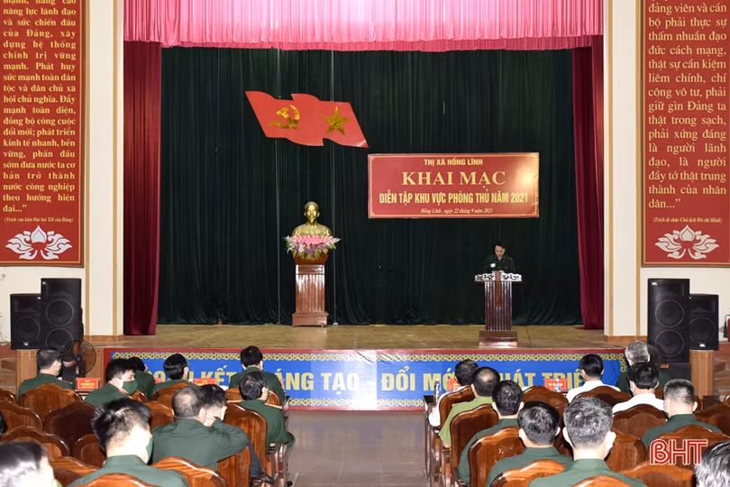 Khai mạc diễn tập khu vực phòng thủ thị xã Hồng Lĩnh năm 2021