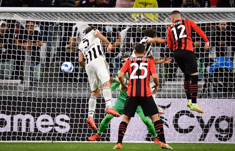 Juventus rơi xuống nhóm rớt hạng tại Serie A