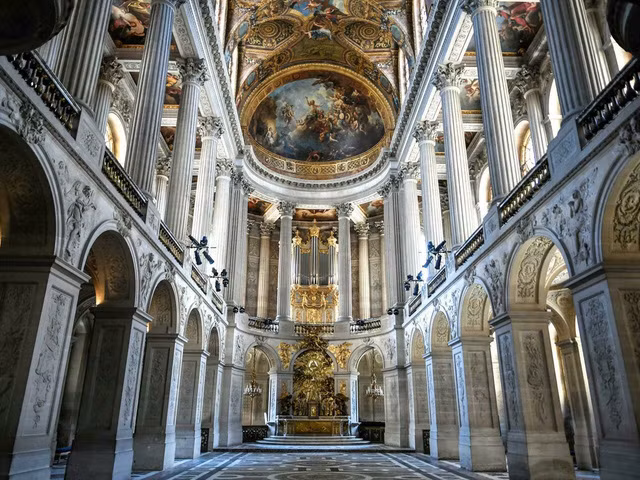 Chiêm ngưỡng 10 cung điện lỗng lẫy nhất thế giới