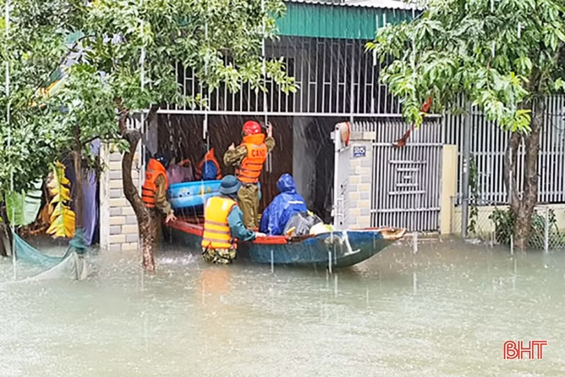 “Quê mình giữa niềm thương”