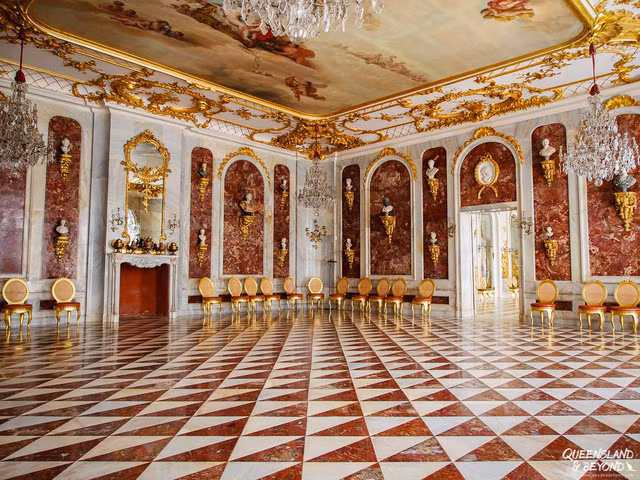 Chiêm ngưỡng 10 cung điện lỗng lẫy nhất thế giới