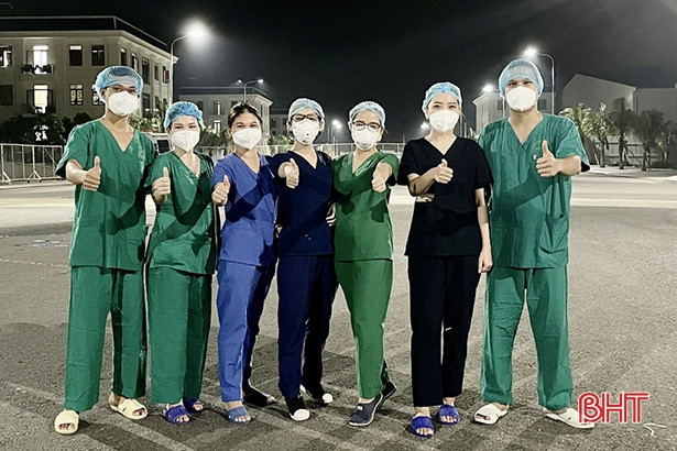 Tuổi trẻ Hà Tĩnh mang Trung thu ấm áp đến các trẻ em F0 ở Bình Dương