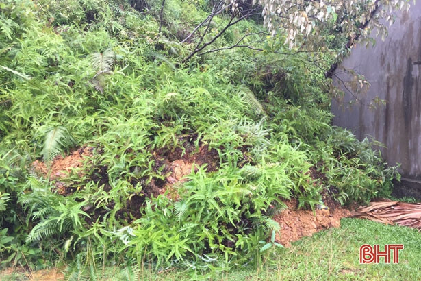 Nước sông Ngàn Sâu rút chậm, nhiều địa bàn Vũ Quang vẫn ngập sâu