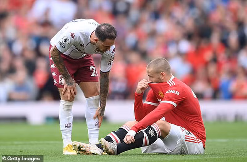 Bruno đá hỏng penalty, MU thua sốc Aston Villa