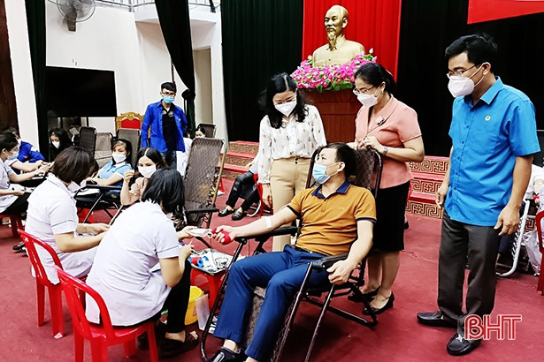 Ngày hội hiến máu tình nguyện ở Thạch Hà