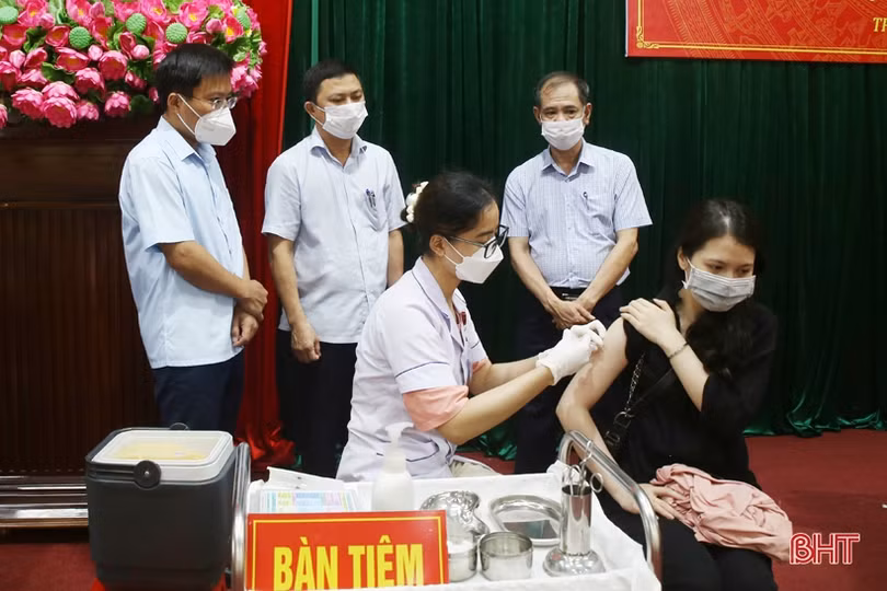 Chuẩn bị tốt các điều kiện, đảm bảo công tác tiêm vắc-xin phòng dịch COVID-19 an toàn và hiệu quả