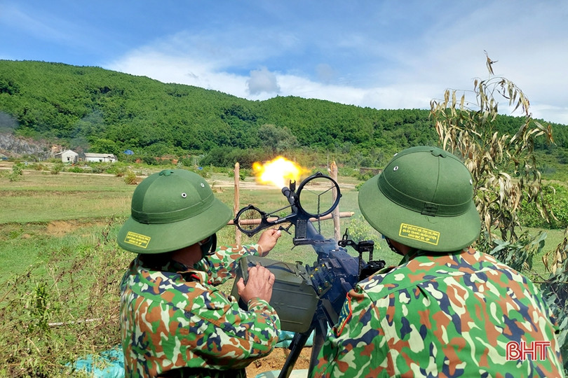 Mãn nhãn màn thực hành đánh địch đổ bộ đường không của LLVT thị xã Hồng Lĩnh