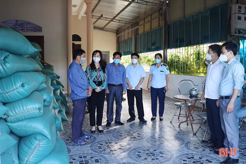 Tăng cường tuyên truyền sử dụng vật tư nông nghiệp cho người dân Cẩm Xuyên