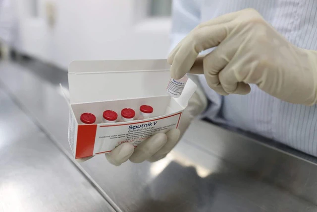 Việt Nam sản xuất thành công lô vaccine COVID-19 Sputnik V đầu tiên từ bán thành phẩm