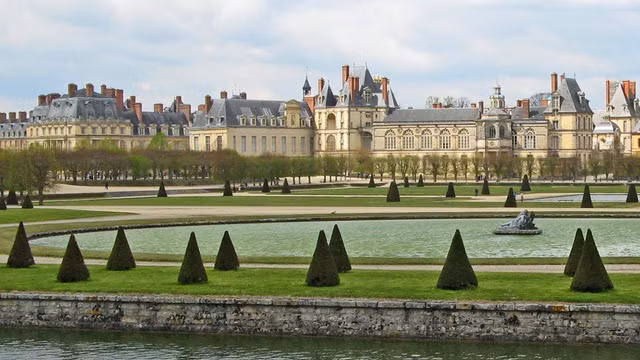 Chiêm ngưỡng 10 cung điện lỗng lẫy nhất thế giới