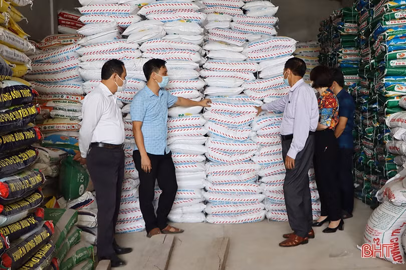 Tăng cường tuyên truyền sử dụng vật tư nông nghiệp cho người dân Cẩm Xuyên