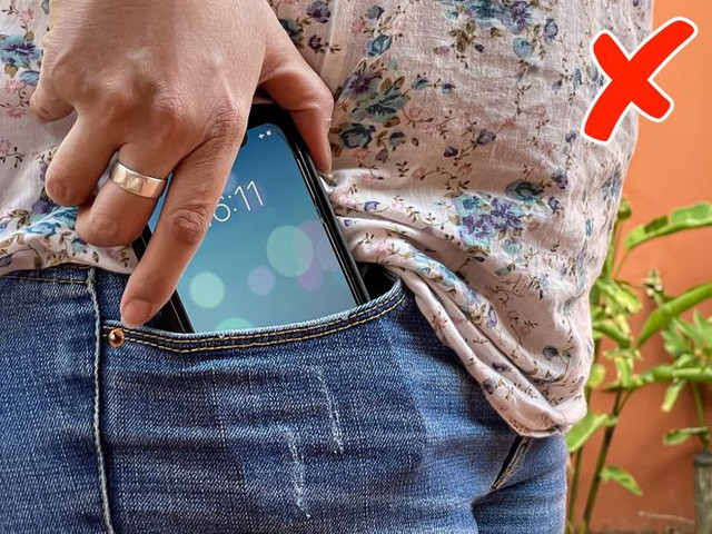Loạt sai lầm ai cũng dễ mắc phải khiến điện thoại nóng “đáng báo động”, vừa dễ hỏng vừa nguy hiểm - Ảnh 3. Loạt sai lầm ai cũng dễ mắc phải khiến điện thoại nóng “đáng báo động”, vừa dễ hỏng vừa nguy hiểm