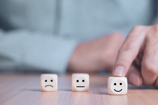 Lúc trong lòng phiền muộn, bạn hãy nhớ kỹ 3 câu nói này để tâm tình được thông suốt