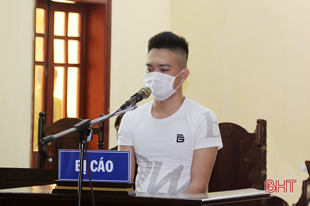 Hà Tĩnh: Lĩnh 20 tháng tù khi chưa kịp “phê” ma túy cùng 2 cô gái