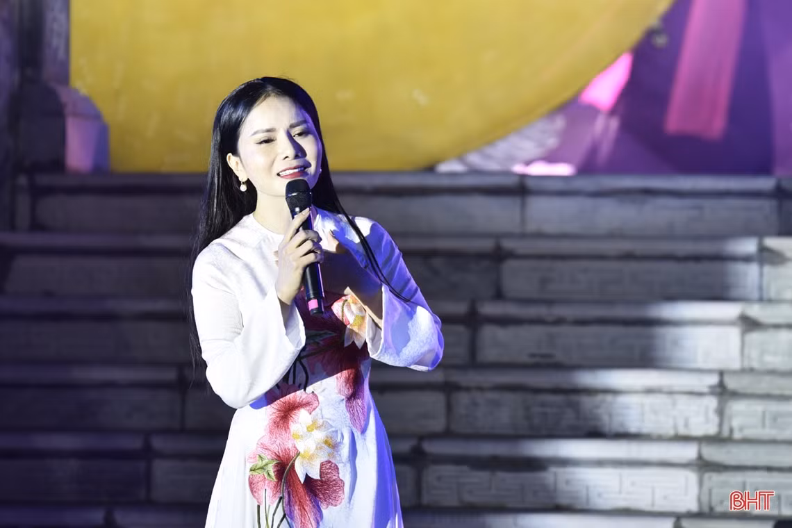 Xúc động chương trình giao lưu nghệ thuật “Điểm tựa hòa bình”