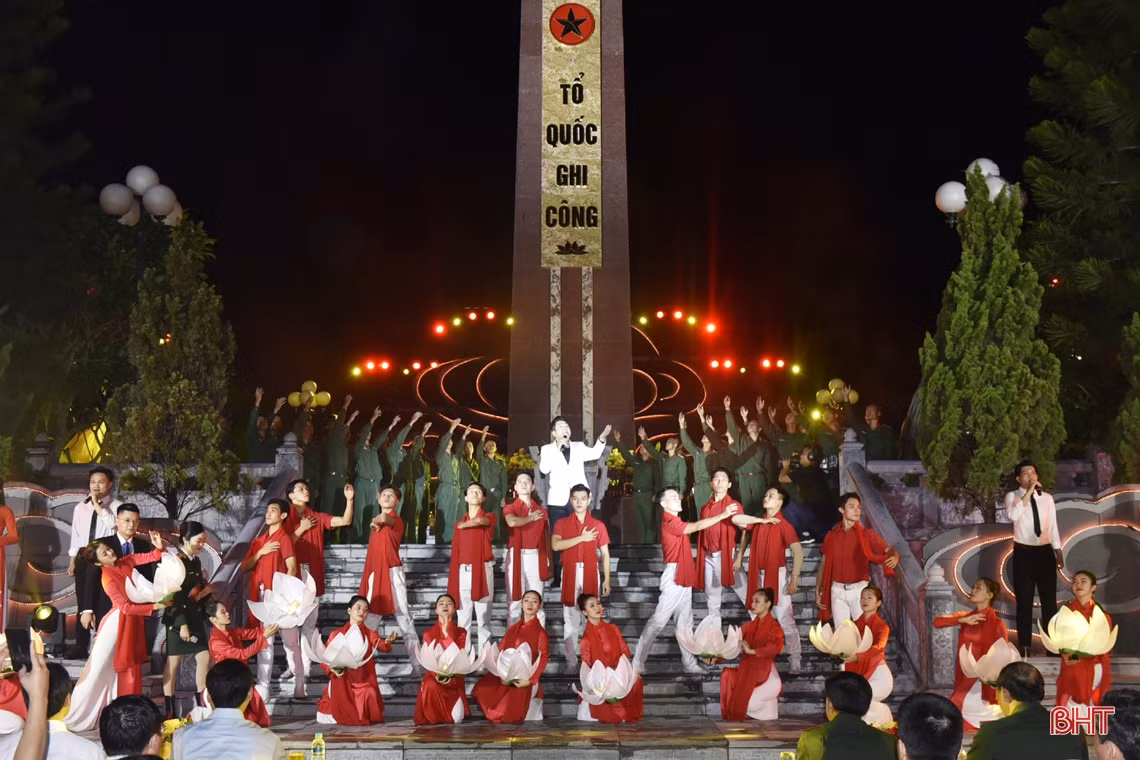 Xúc động chương trình giao lưu nghệ thuật “Điểm tựa hòa bình”