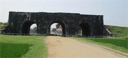 Cổng Thành nhà Hồ. Ảnh: Đỗ Doãn Hoàng Cổng Thành nhà Hồ. Ảnh: Đỗ Doãn Hoàng