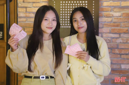 Rạp chiếu phim, khu vui chơi, ăn uống… kín khách dịp Tết