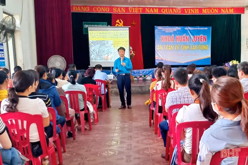 Trang bị kiến thức an toàn lao động cho công nhân ở KKT Vũng Áng