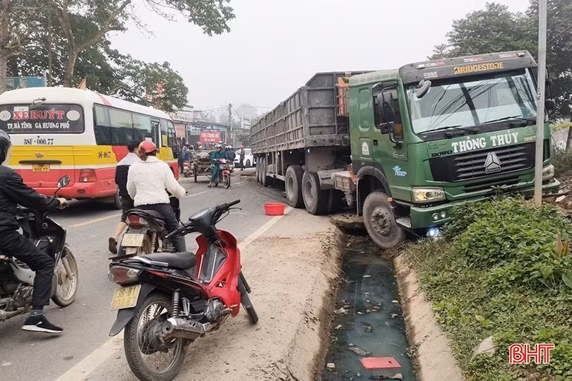 Triển khai đồng bộ các giải pháp, đảm bảo an toàn giao thông trên địa bàn Hà Tĩnh