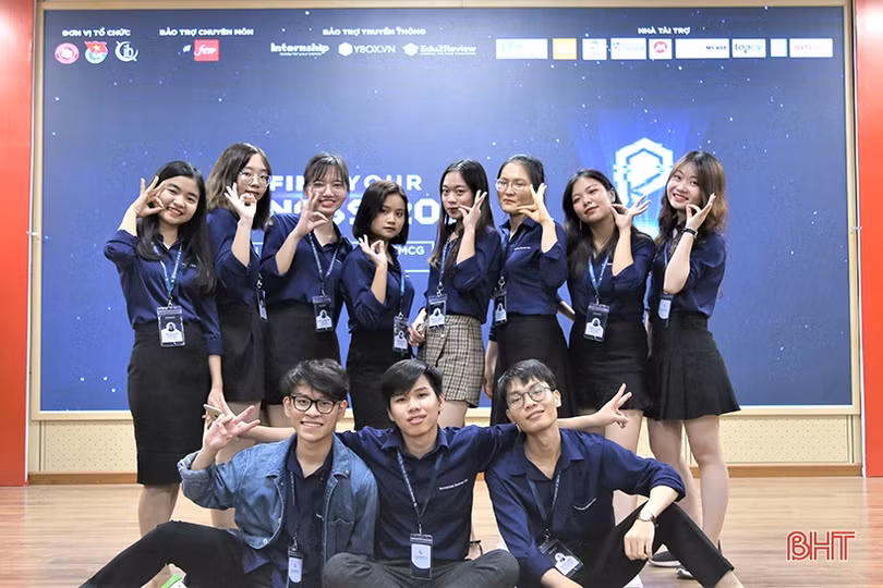 Nữ sinh quê Hà Tĩnh “bật mí” về hành trình đạt thủ khoa đầu ra Đại học Ngoại thương