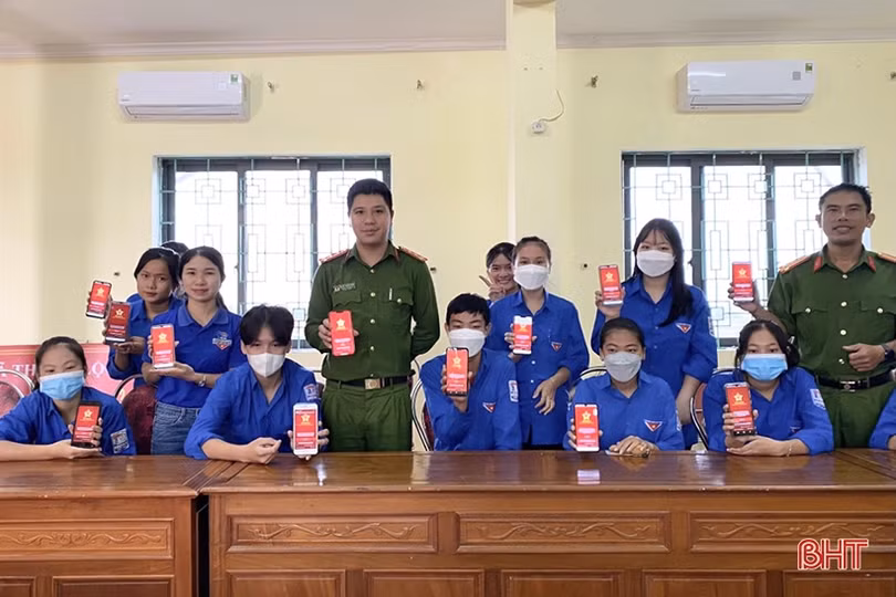 Trưởng Công an xã 9X Hà Tĩnh vinh dự được Bộ Công an tuyên dương