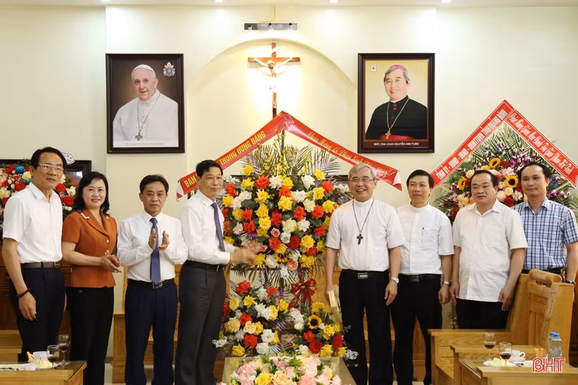 Chủ tịch UBND tỉnh Hà Tĩnh gửi thư chúc mừng Đại lễ Phật đản năm 2023