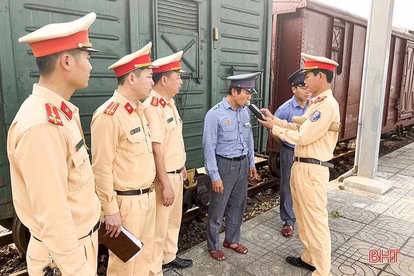 Hà Tĩnh bắt đầu kiểm tra nồng độ cồn lái tàu hỏa, nhân viên trực gác