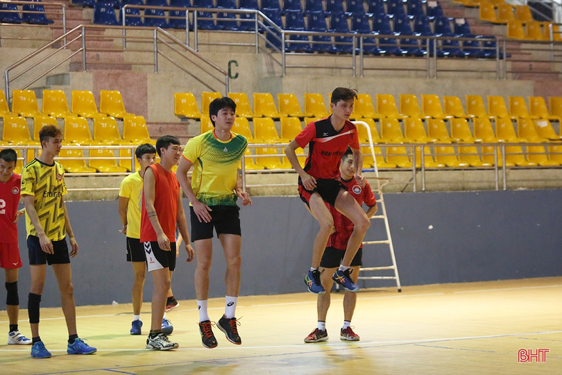 Bóng chuyền Hà Tĩnh khởi động đón mùa giải mới