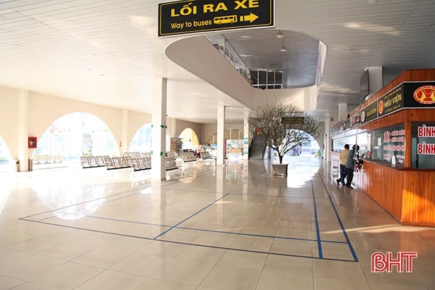 Người dân Hà Tĩnh “thảnh thơi” với vé xe đi ngoại tỉnh