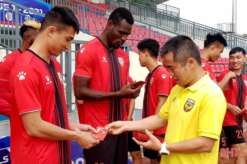 Người hâm mộ kỳ vọng Hồng Lĩnh Hà Tĩnh sẽ khởi sắc