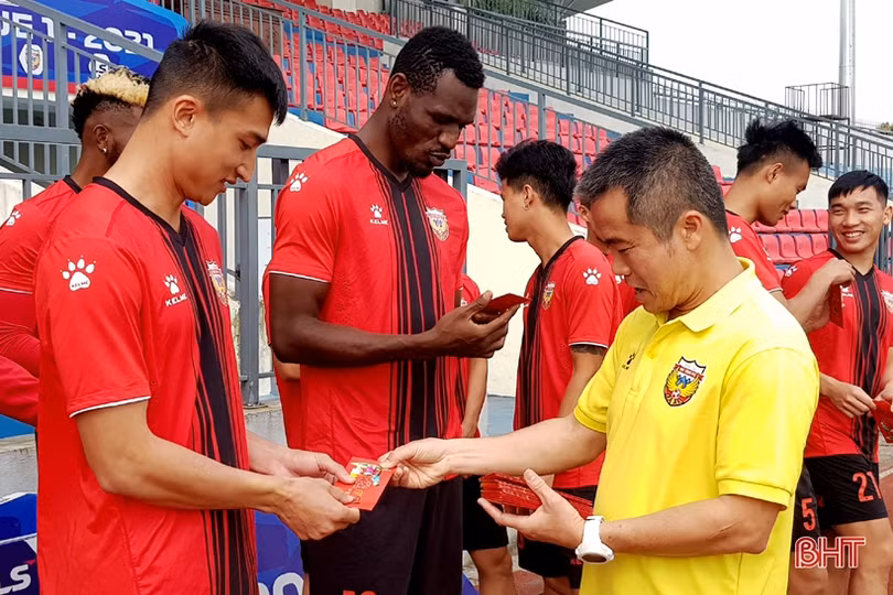 Người hâm mộ kỳ vọng Hồng Lĩnh Hà Tĩnh sẽ khởi sắc