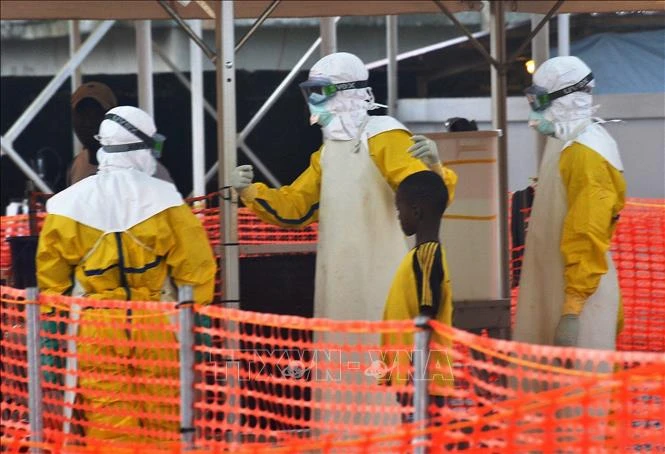 Thế giới đang rối ren vì Covid-19, Mỹ lại cảnh báo nguy cơ bùng phát Ebola