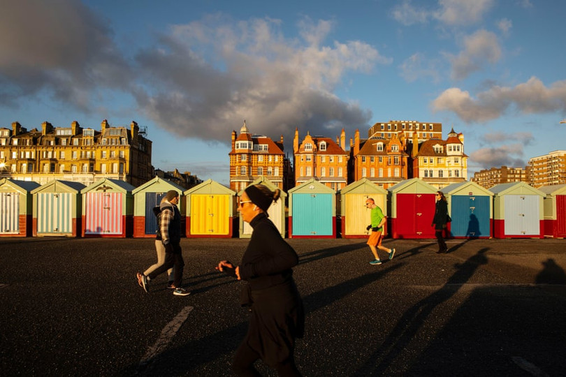 Nhiếp ảnh gia chụp hơn 400 ổ khóa trong mùa dịch