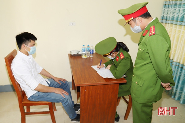 Tiếp thu phản ánh của Báo Hà Tĩnh, Công an xã Xuân Hồng khắc phục những hình ảnh “không đẹp” ở đền Chợ Củi