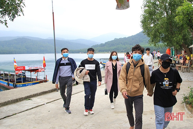 Hài hòa nhu cầu tâm linh và phòng dịch cho người dân Hà Tĩnh ảnh 1 Hài hòa nhu cầu tâm linh và phòng dịch cho người dân Hà Tĩnh