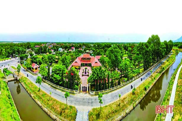 Hồng Lam thấm đẫm trang viết Nguyễn Du