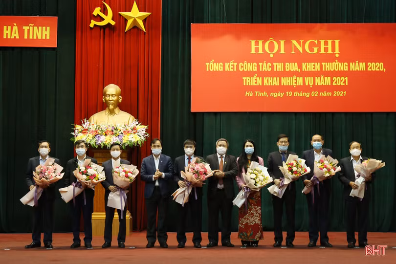 Hà Tĩnh có 5 điển hình học và làm theo Bác được Thủ tướng Chính phủ tặng bằng khen 