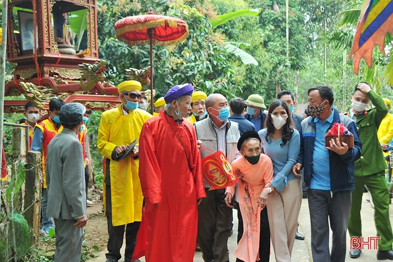 Lễ rước sắc phong vua Hàm Nghi đặc biệt của người dân Hương Khê