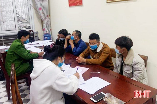 Phạt “nguội” 3 đối tượng đốt pháo trong dịp tết ở Cẩm Xuyên