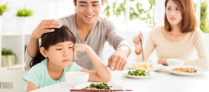 Nguyên nhân trẻ biếng ăn hóa ra lại xuất phát từ cha mẹ