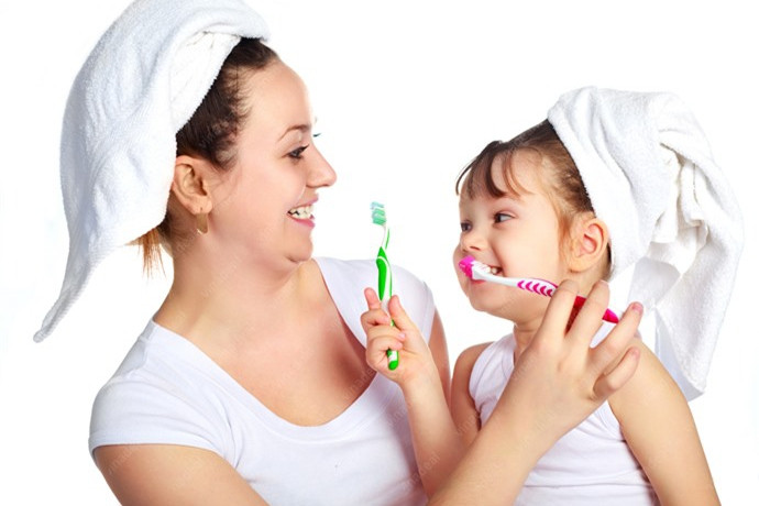 Không nên dùng nước quá nóng hoặc quá lạnh để đánh răng Những sai lầm tai hại thường mắc khi đánh răng