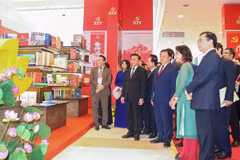 Nhiều hình ảnh, hiện vật quý tại các triển lãm chào mừng Đại hội XIV của Đảng