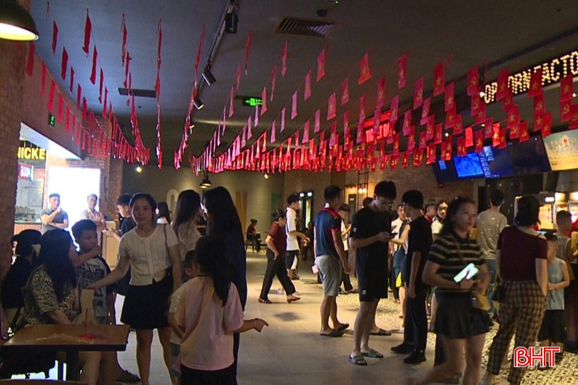 Rạp chiếu phim CGV Vincom Hà Tĩnh hiện đang bố trí 24 suất chiếu mỗi ngày để phục vụ công chiếu phim điện ảnh "Mưa đỏ". bqbht_br_thiet-ke-chua-co-ten-70.jpg