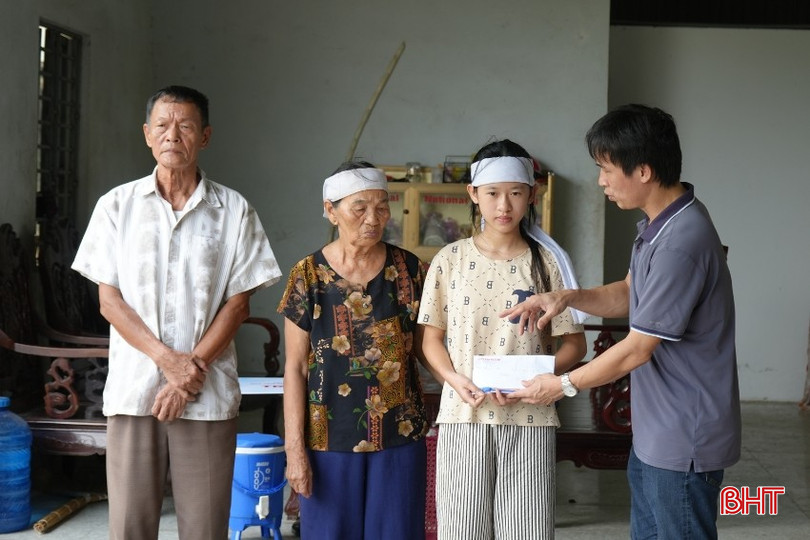 Nhà báo Trần Văn Long - Phó Tổng biên tập Báo Hà Tĩnh... bqbht_br_thiet-ke-chua-co-ten-50.jpg