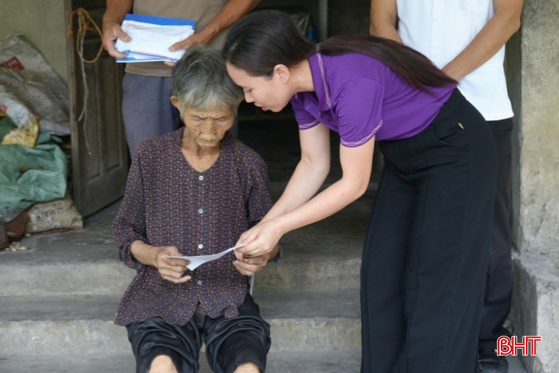 Đại diện Nha khoa Mai Hùng Group thăm và động viên gia đình ông Nguyễn Hữu Cường. bqbht_br_thiet-ke-chua-co-ten-52.jpg