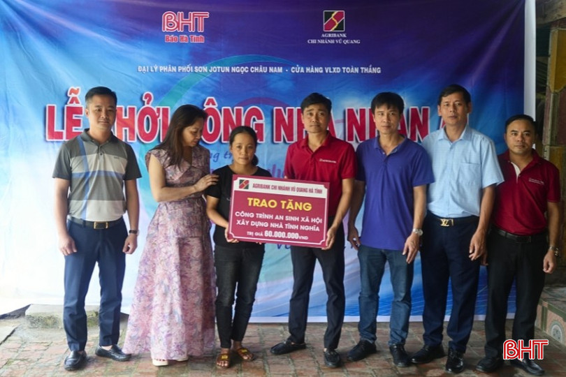 Đây là ngôi nhà thứ 45 được chương trình "Vòng tay nhân ái" kêu gọi xây tặng cho các hoàn cảnh khó khăn. bqbht_br_thiet-ke-chua-co-ten-80.jpg