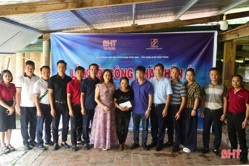 Các đại biểu tham dự lễ khởi công. bqbht_br_thiet-ke-chua-co-ten-79.jpg